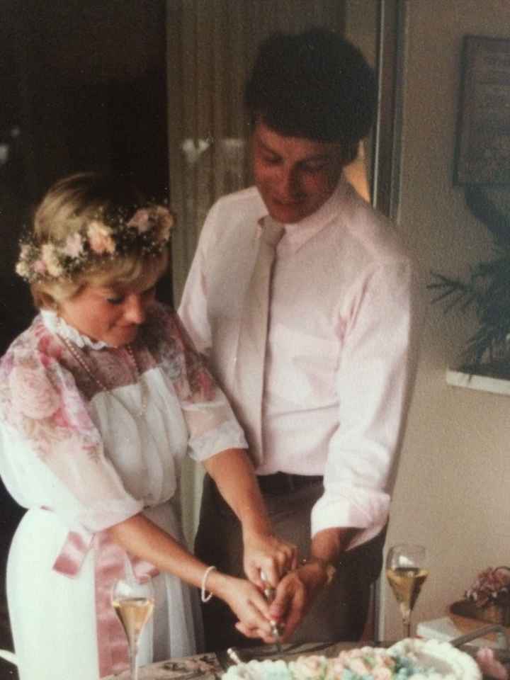 help me find my dress please!