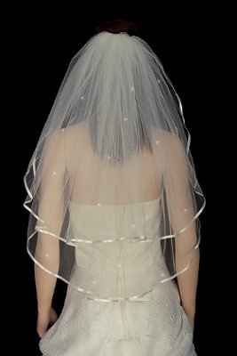 Are you still looking for a veil?   2T White Wedding Bridal Veil w/Rhinestone