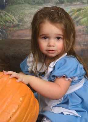NWR: Halloween pics of by lil' one...