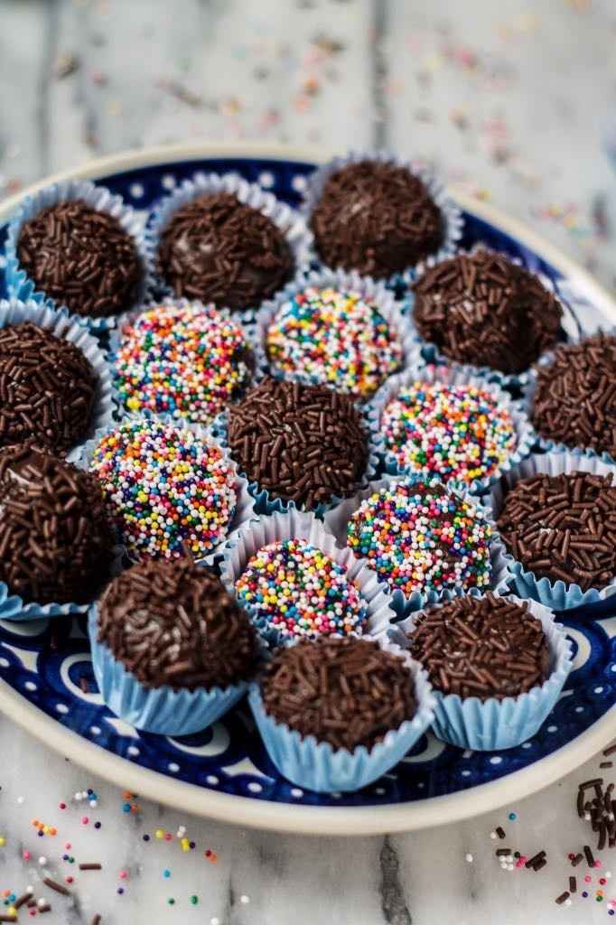 Brigadeiro/ truffle Container help (any Brazilians on WW)