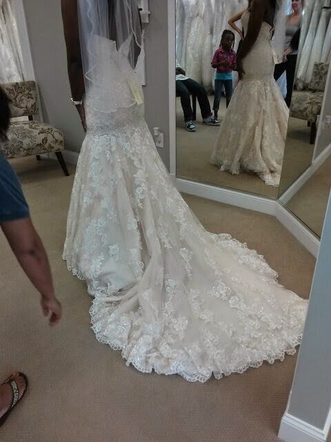 Lace dress bustle