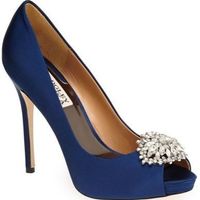Show off your shoes ladies.