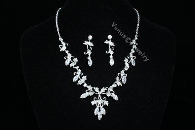 Show me your wedding jewelry accessories please..