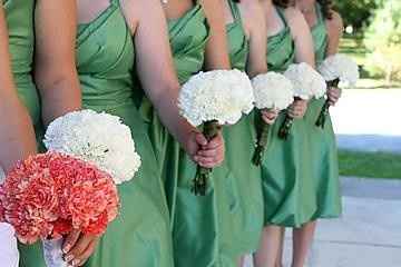 Bridemaids Bouquets - Opinions and Share Yours!
