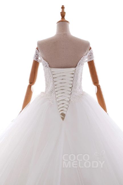 Wedding Dress- Corset or Buttons? Unbiased opinions needed! 1