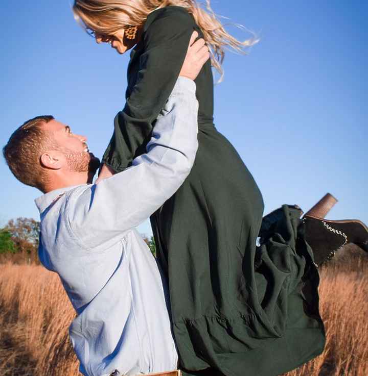 Post your casual engagement photo outfits! - 1