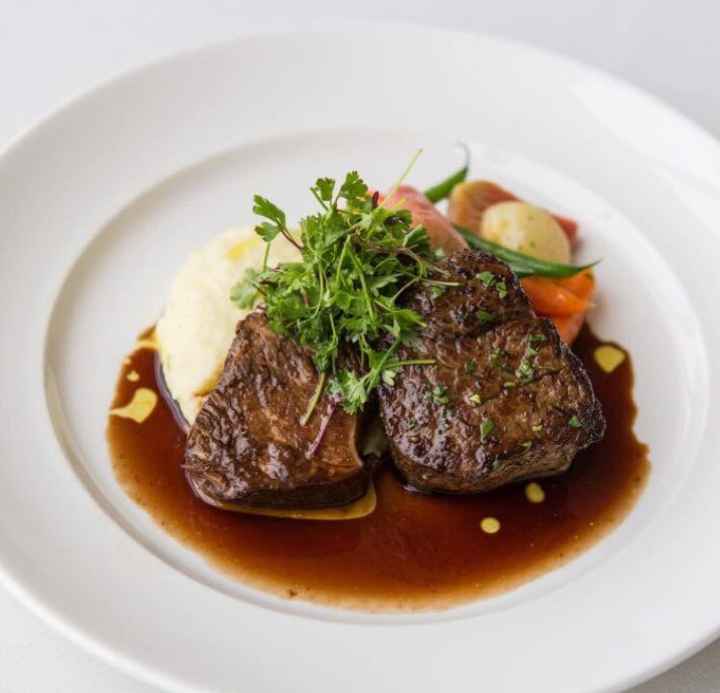 What's your wedding style?  Buffet or plated? - 1