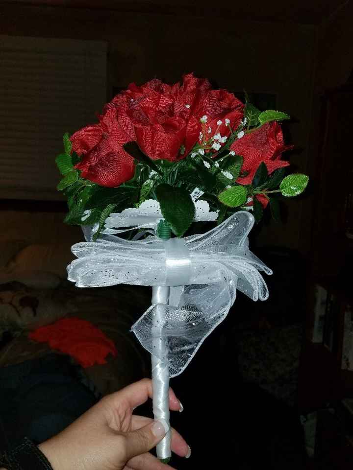 My bouquet with homemade ribbon that my mom made