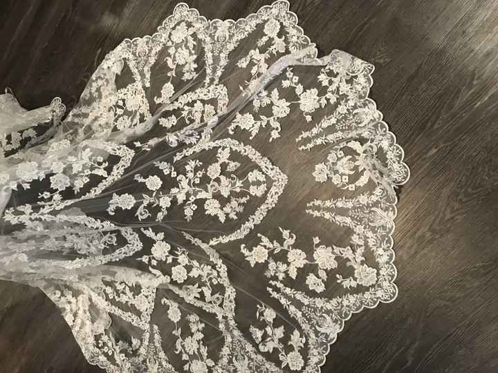 Wedding dress trains 😍👰🏻🤍 7