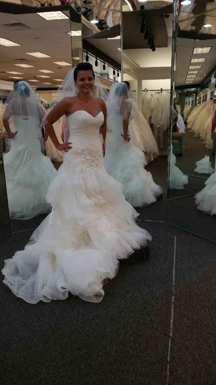 My dress came in! PICTURES! (: I want to show the world! I love it!