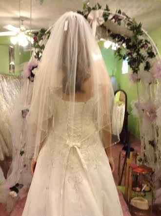 Help me pick my veil!