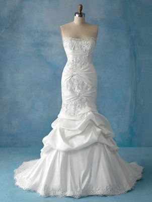 Has anyone went outside of David's Bridal to purchase your dress?