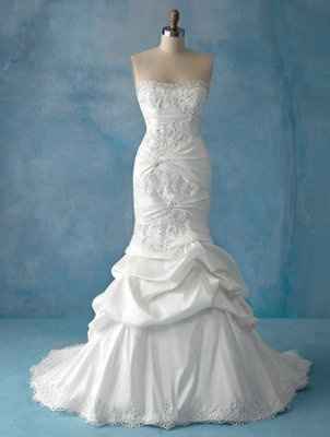 Has anyone went outside of David's Bridal to purchase your dress?