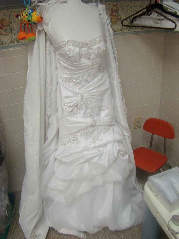 Been married for a week now :)  UPDATE!: Pictures!