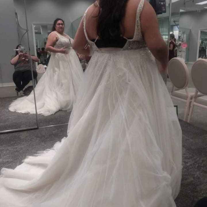How to style a dark champagne wedding dress? - 2