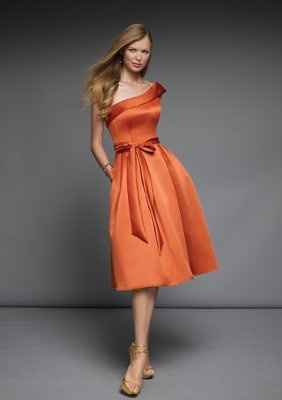 How much should the bridemaids dresses be?