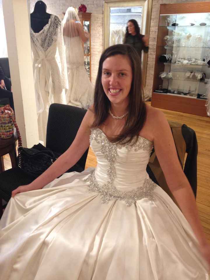 I need this today.... DRESS PORN!!!! 8D