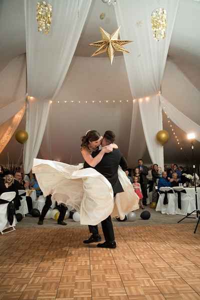 May I see your wedding portraits? (For those who are already married)