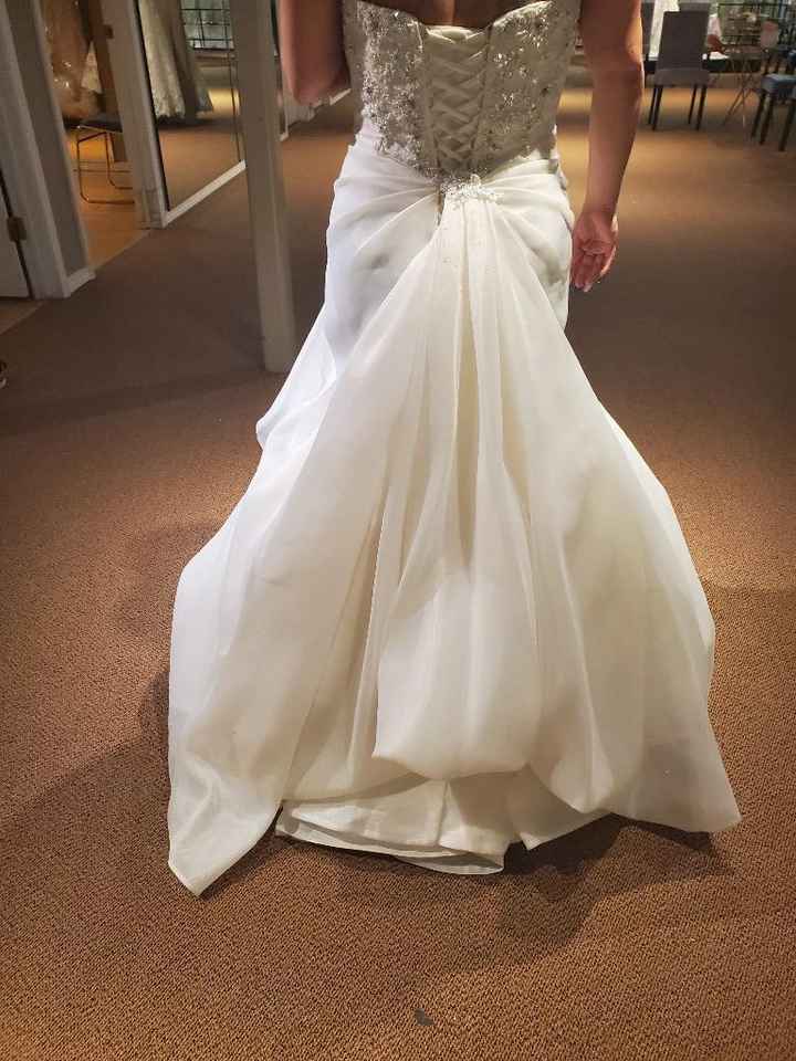 Short brides - show me your dresses! 1