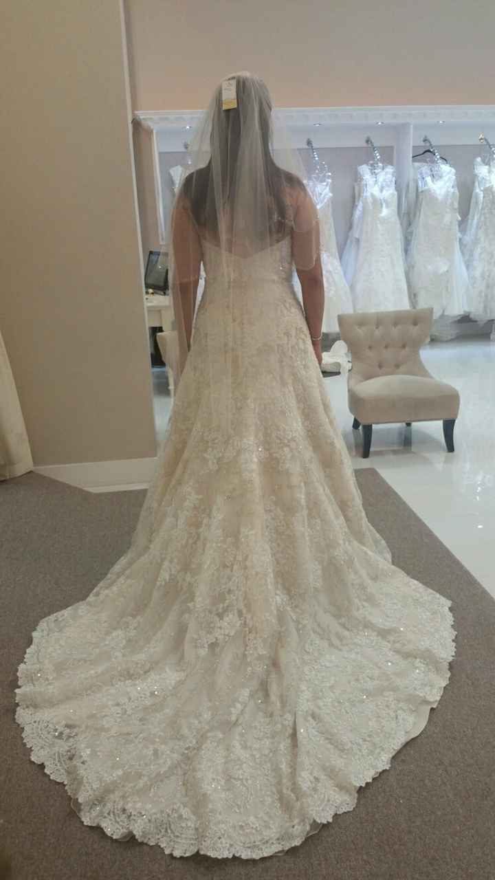 I looove dress threads! Are you rocking white?