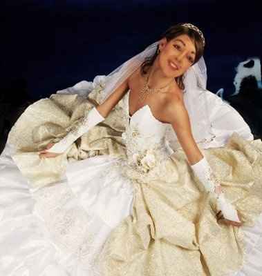 What does your dress look like? Post pics or give style number. I want to know what the trend is!