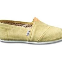 Show me your shoes, please