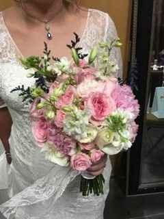 Show us your bouquets/centerpieces! (pics)
