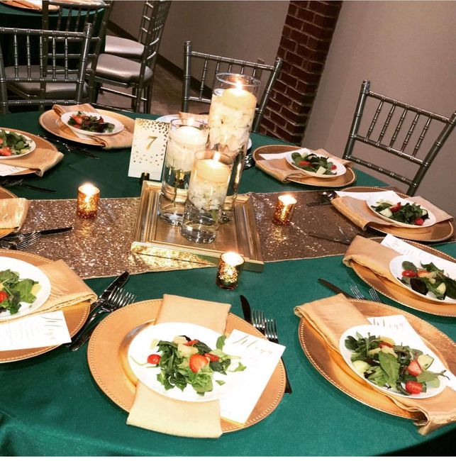 Is a base for the centerpiece necessary?  Share pics for those without!