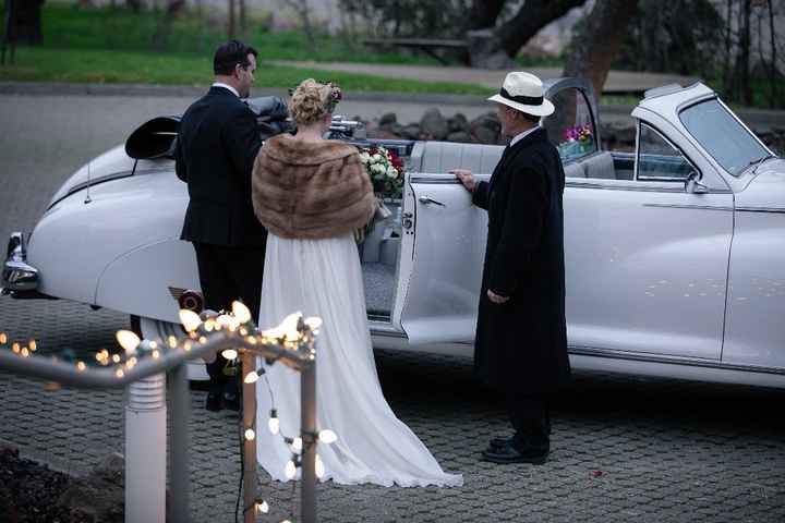 Time to drive back to the Fairmont to join our guests for the reception.  We loved this '47 Packard 