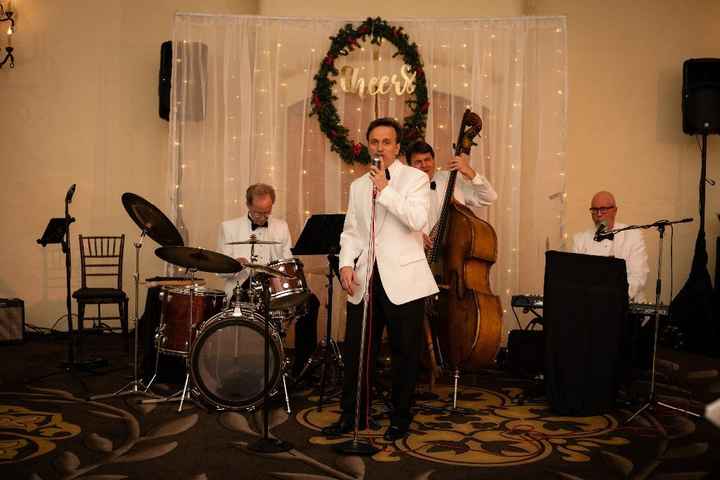 Dinner band performed Rat Pack and jazz tunes