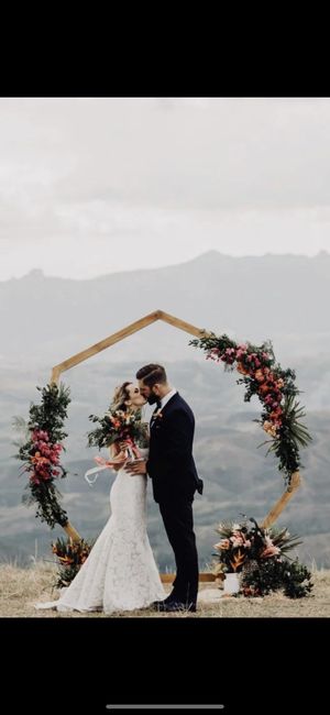 Wooden arch - modern wedding - 1