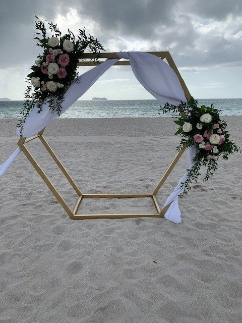 Wooden arch - modern wedding - 3