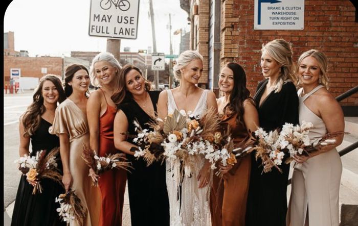 Help!! regretting dress choice because of bridesmaid colours 9