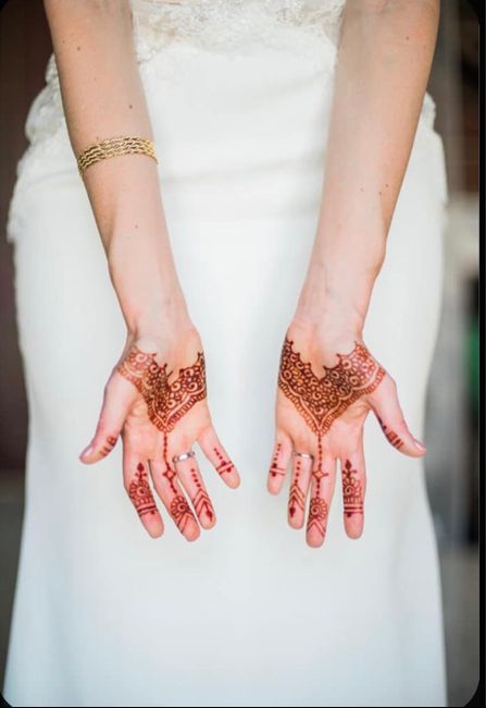 Western bride who wants to wear a white wedding dress to Hindu ceremony - 11