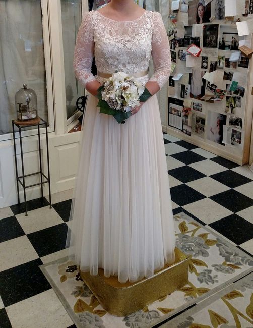 To bustle or not?! please help! 7