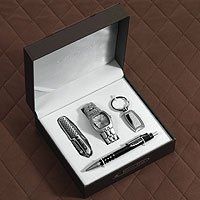 Whats a unique gift for the Grooms Men??
