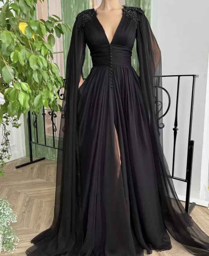Does this dress fit a Dracula theme? - 6