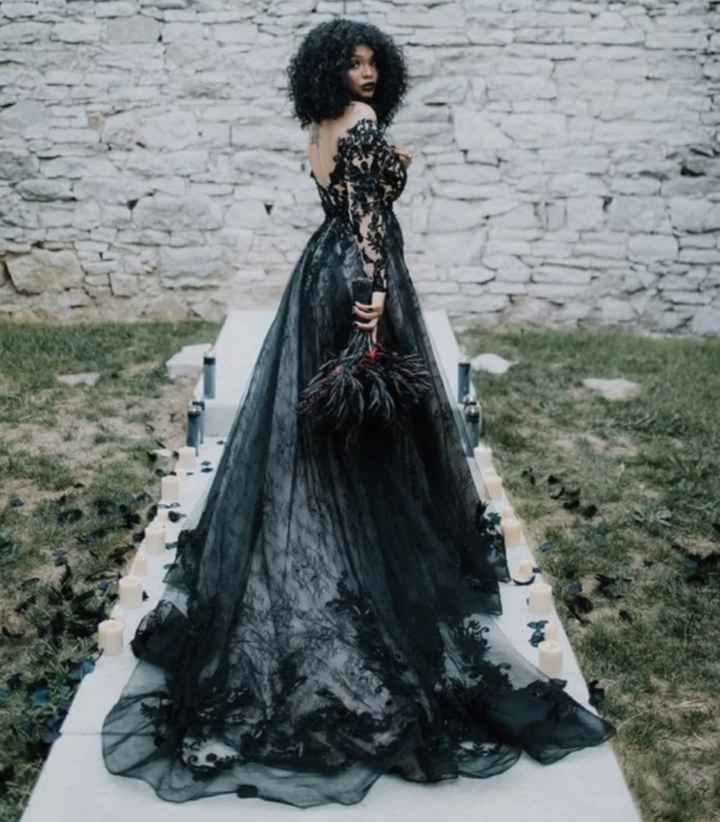 Does this dress fit a Dracula theme? - 10