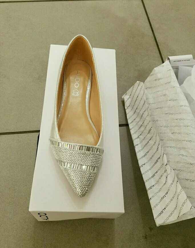 Did anyone or is anyone wearing flats on their wedding day instead of high heels?