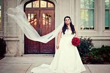Plus sized brides - show off your dress!