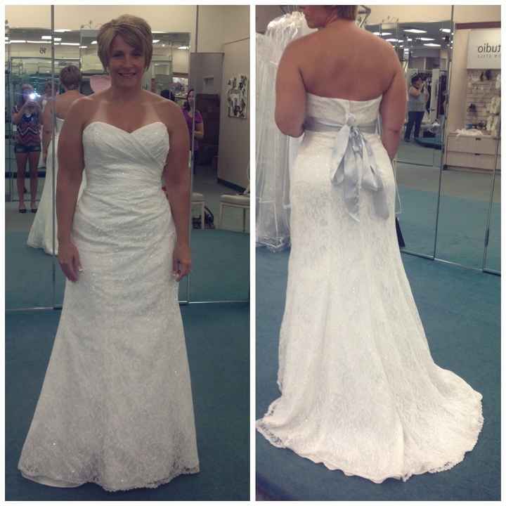 Short brides - show me your dresses!
