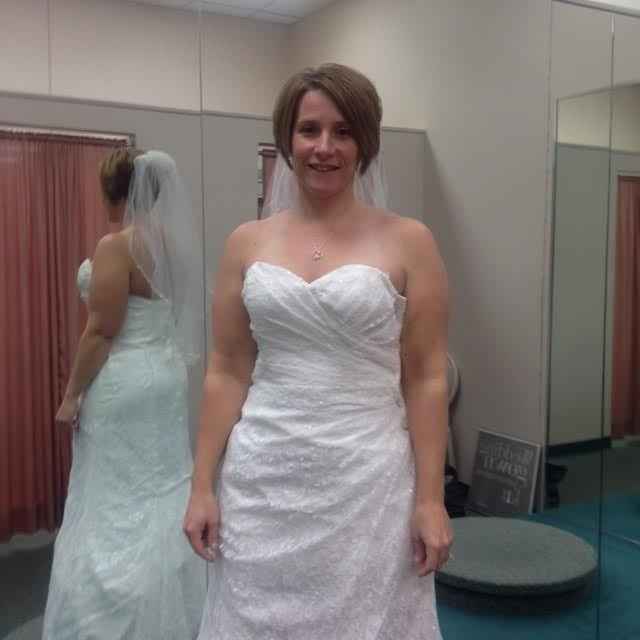 I had my first dress fitting yesterday (pics)