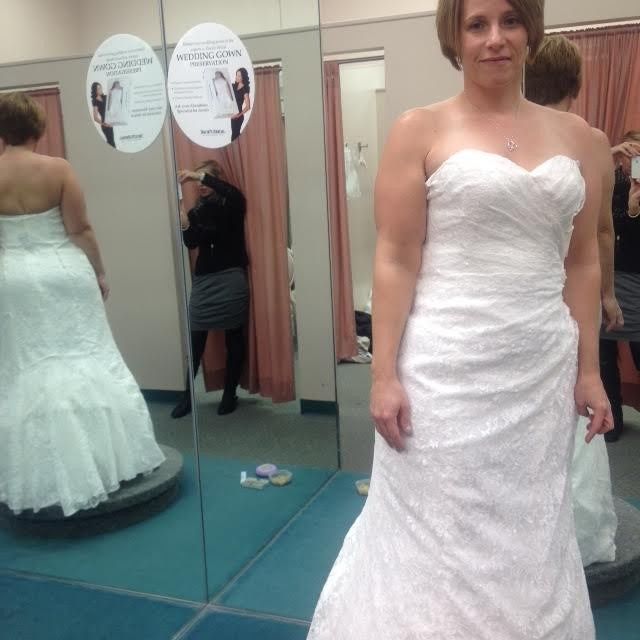 I had my first dress fitting yesterday (pics)