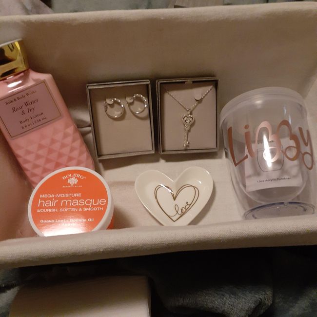Gift baskets for bridal party (unfinished) - 1