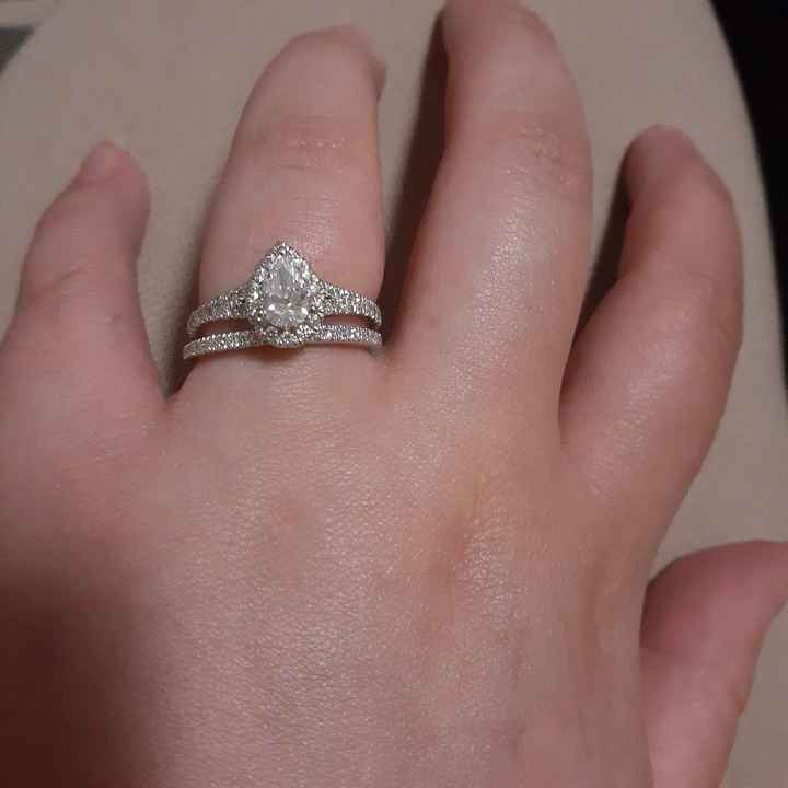 Show me your wedding bands! 😍 2