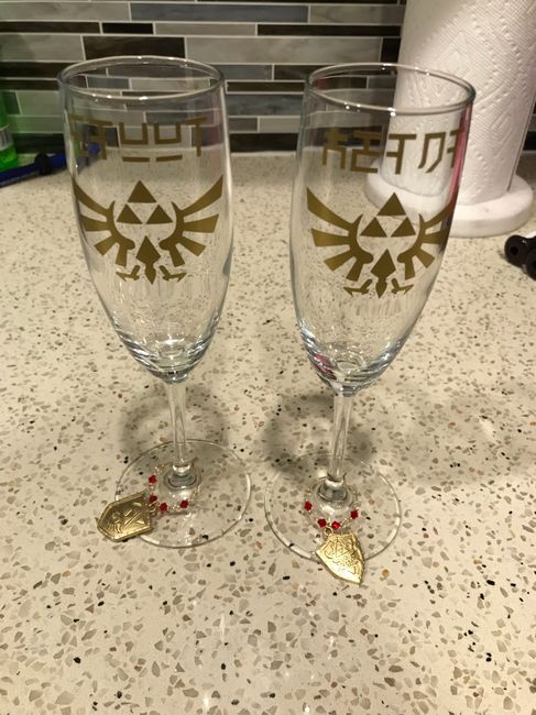 Themed-wedding Save-the-dates/invitations 2