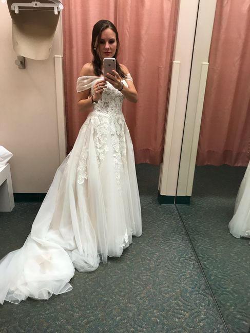 Show me your ivory over champagne/moscato/caffe (etc.) dresses! 1