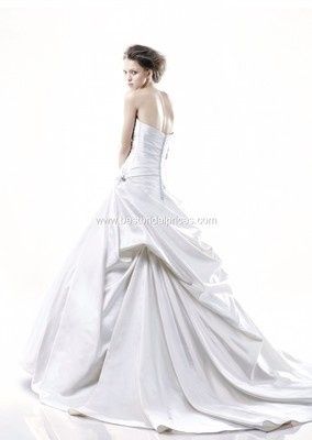 october brides and dress