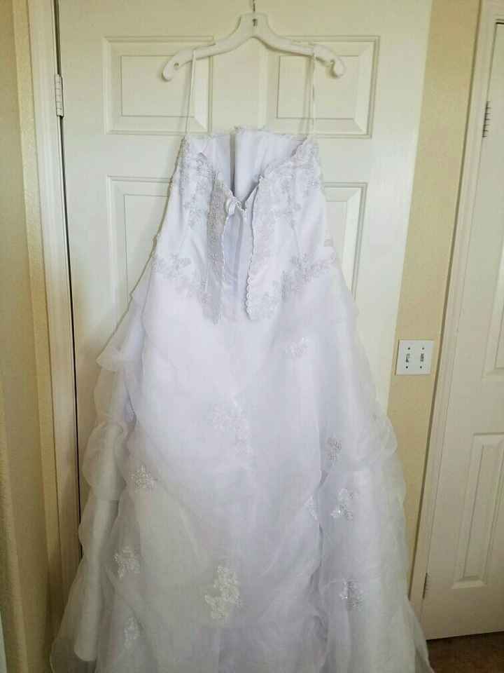 I found a dress... thanks tradesy!!!