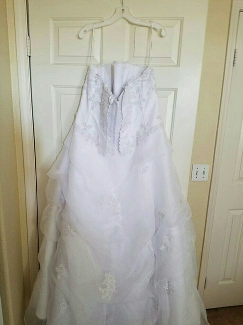 I found a dress... thanks tradesy!!!